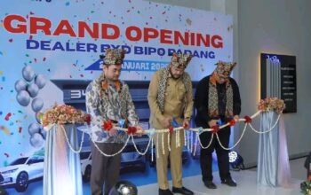 Wako Padang Resmikan Gerai Mobil Listrik BYD BIPO