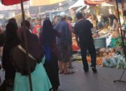 Lapak Pedagang di Pasar Raya Terbakar