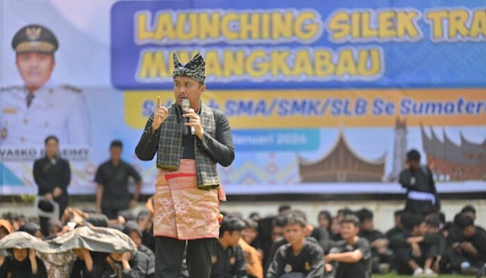 Pemprov Sumbar Wajibkan Silek Tradisi Minang Sebagai Ekskul Wajib SMA, SMK dan SLB