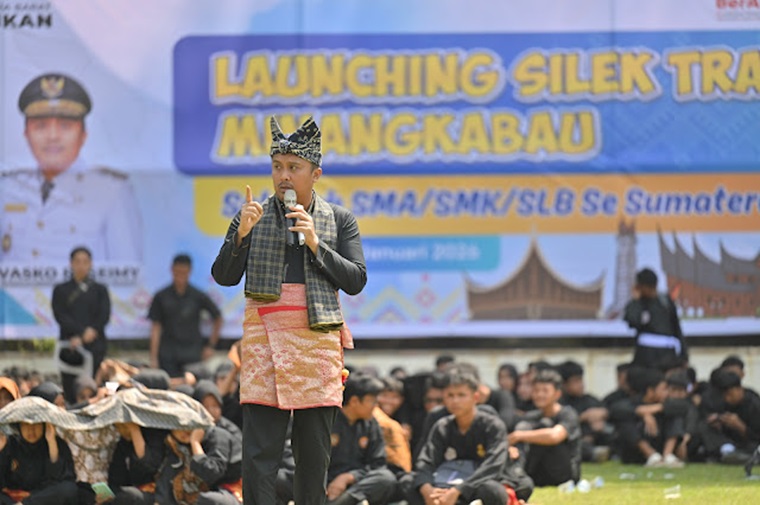 Pemprov Sumbar Wajibkan Silek Tradisi Minang Sebagai Ekskul Wajib SMA, SMK dan SLB