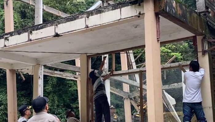 Lembah Anai Mulai Dikosongkan, Pemprov Sumbar Targetkan Penertiban Segera Dituntaskan